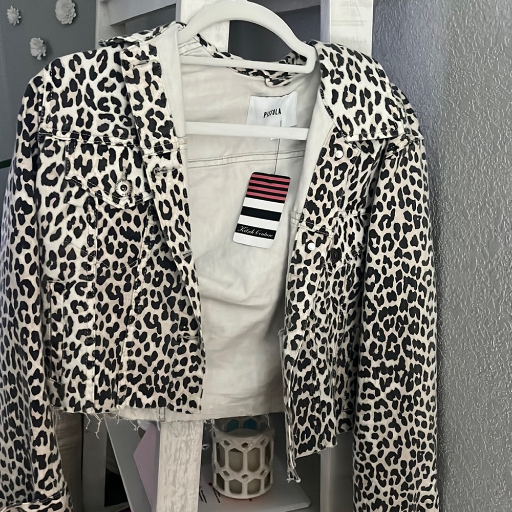 Pistols cropped Denim Jacket-Leopard Print